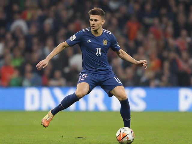 九游体育_ 法甲战术创新频繁，精彩瞬间不断出现，法甲身体对抗