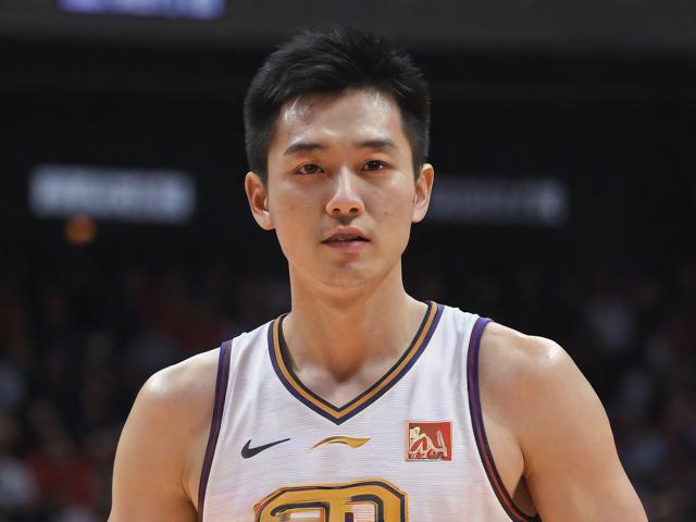 jiuyou.com_ CBA联赛引入先进录像回放技术，裁判更加精准，cba录像回放2020-2021